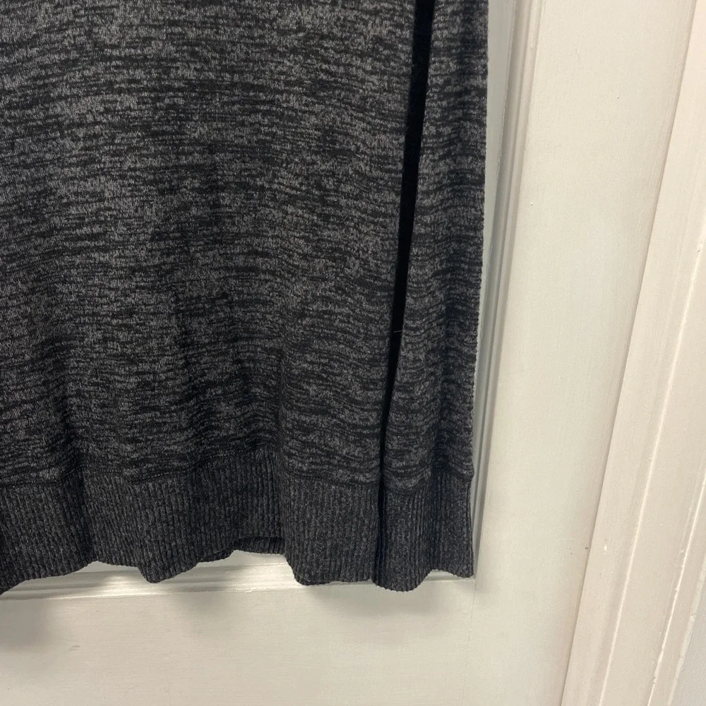 Maurices Gray Black Knit Pullover Sweater V-Neck Long Sleeve M Women